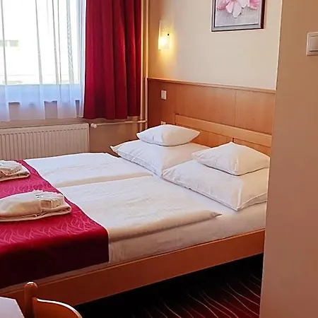 Diana Club 3* Budapest