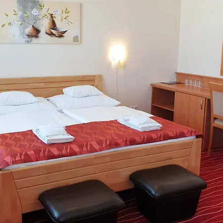 Diana Club Szálloda 3*