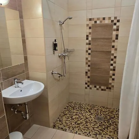 فندق Diana Club